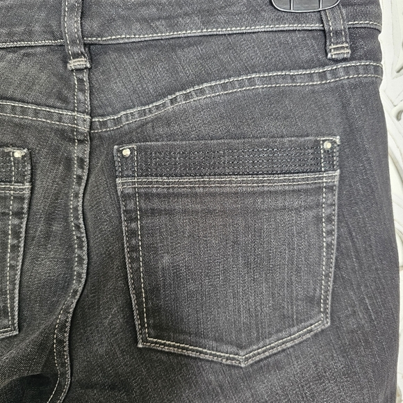 White House Black Market Cropped Skinny Jeans Size 2 | Dark Wash Stretch Denim - Picture 6 of 13